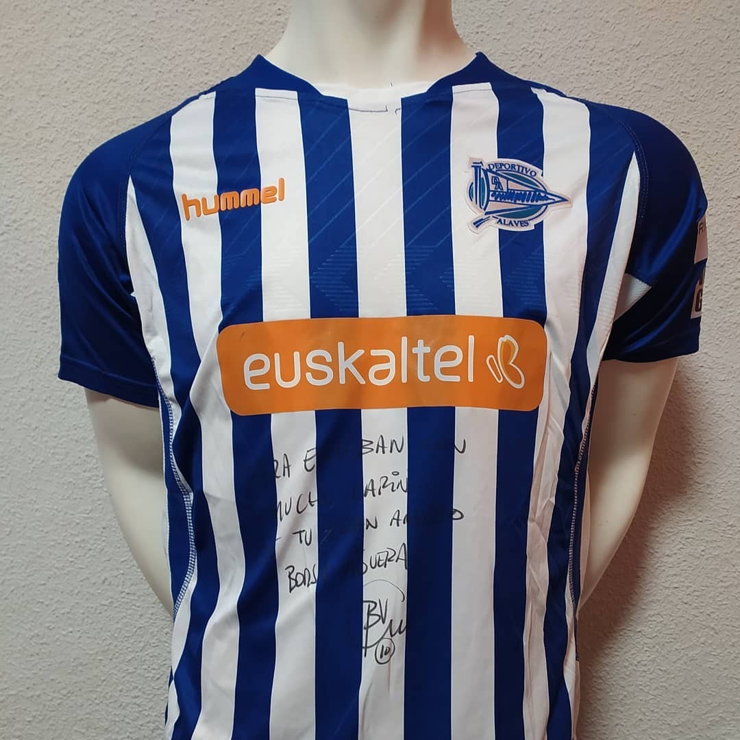 Deportivo Alavés 2013-14 Home Kit
