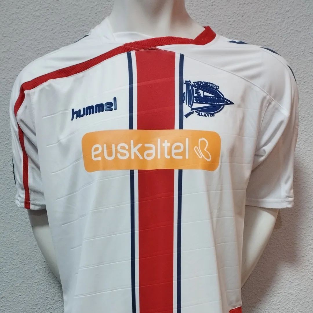 Deportivo Alavés 2015-16 Away Kit