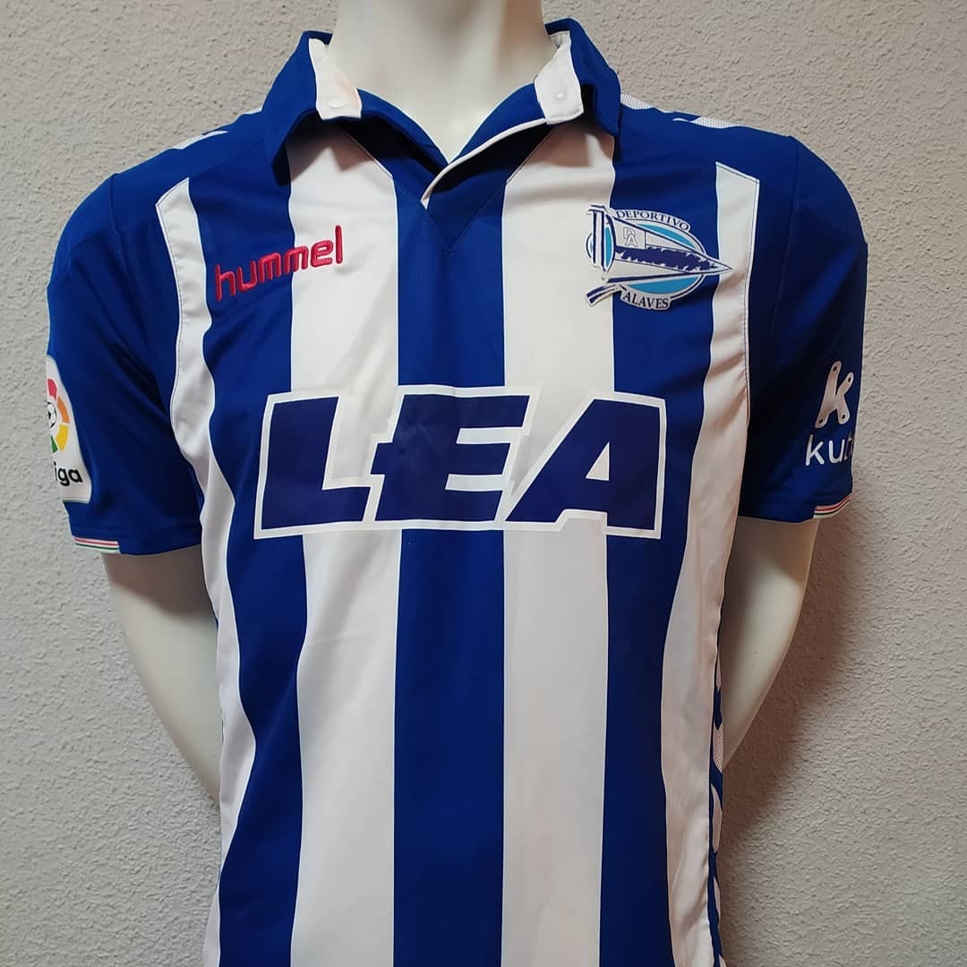 Deportivo Alavés 2016-17 Home V3 Kit