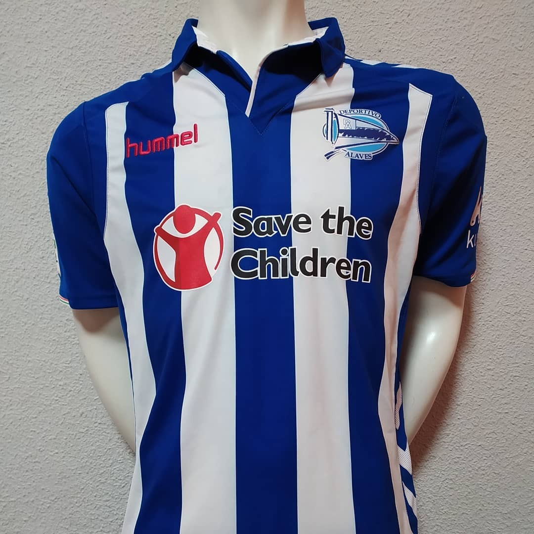 Deportivo Alavés 2016-17 Home V4 Kit