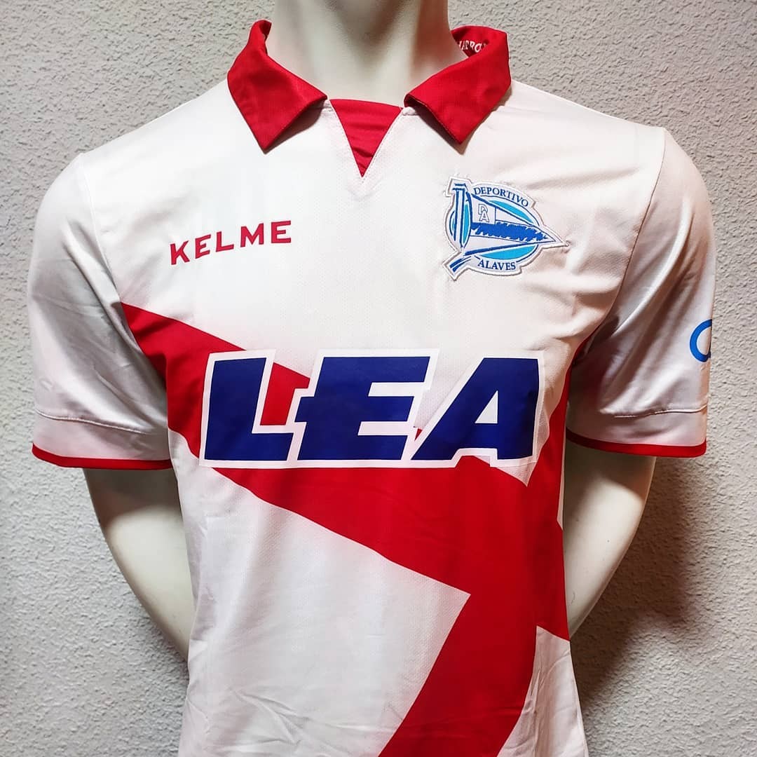 Deportivo Alavés 2017-18 Third Kit