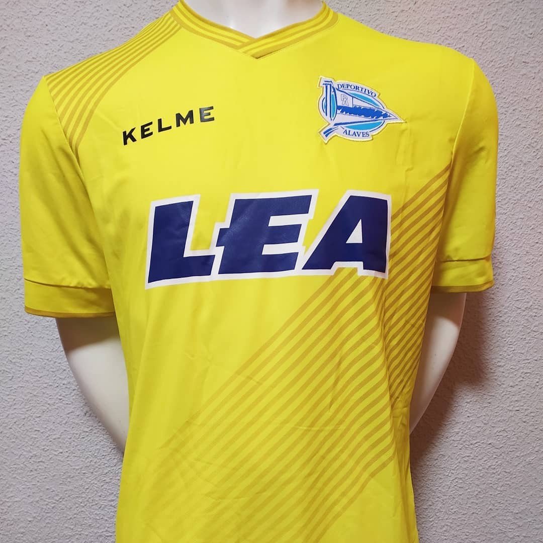 Deportivo Alavés 2017-18 GK 3 Kit