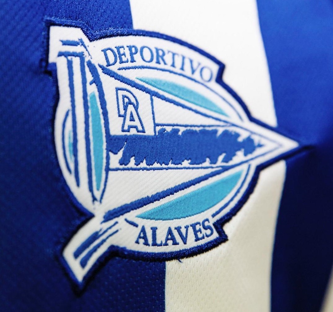 Deportivo Alavés 2018-19 Home Kit