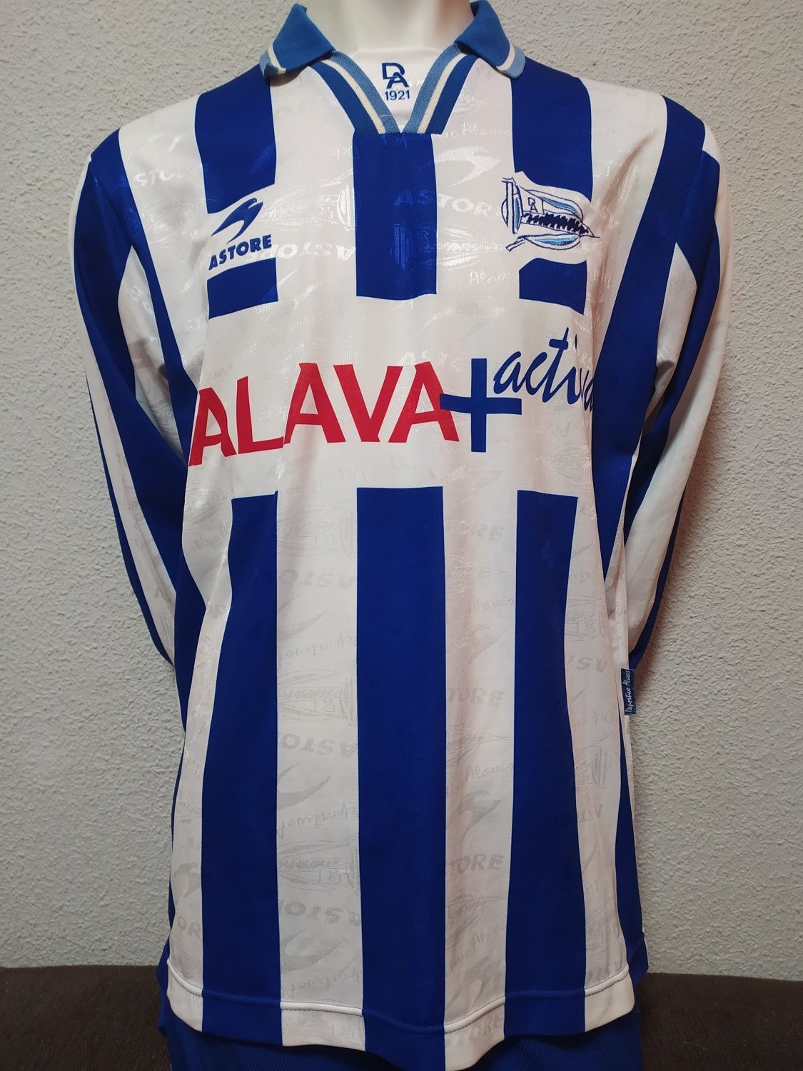 Deportivo Alavés 1997-98 Home V3 Kit