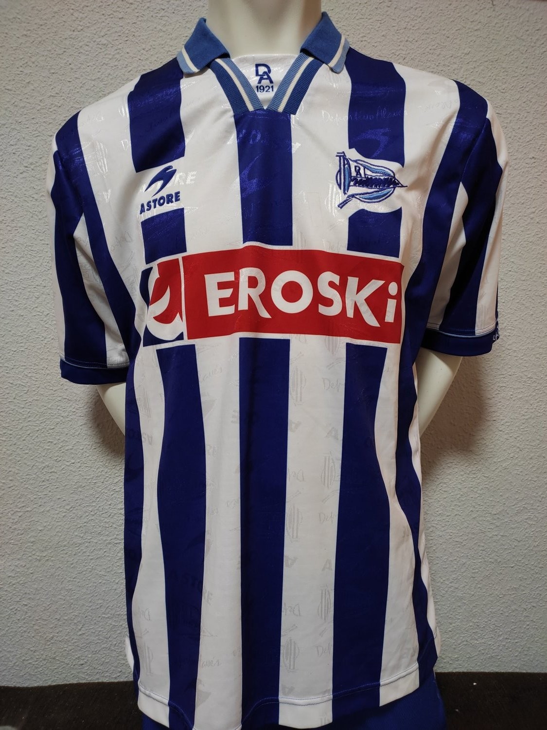 Deportivo Alavés 1997-98 Home V4 Kit