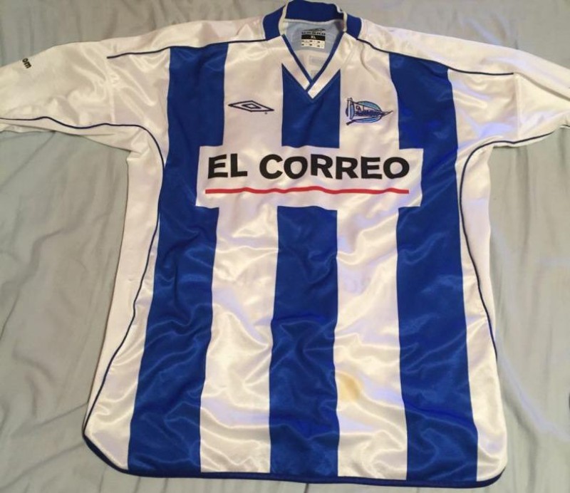 Deportivo Alavés 2004-05 Home Kit