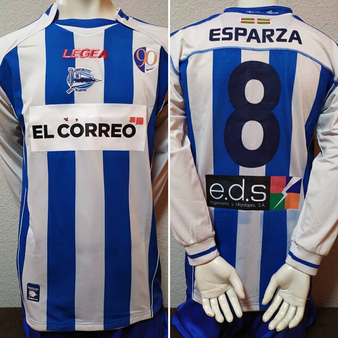 Deportivo Alavés 2010-11 Home Kit