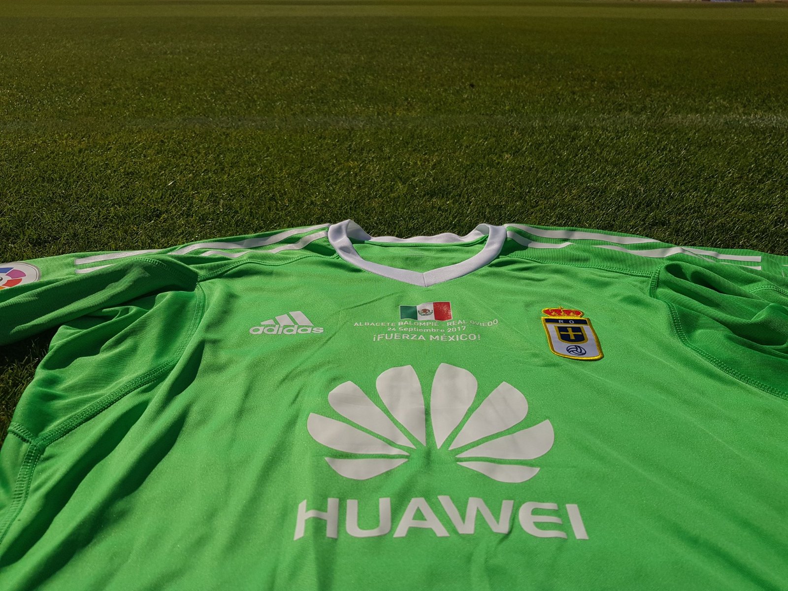 Real Oviedo 2017-18 GK Special Kit