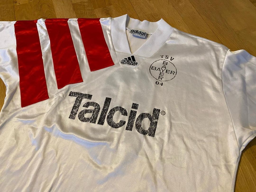 Bayer 04 Leverkusen 1993-94 European Away Kit