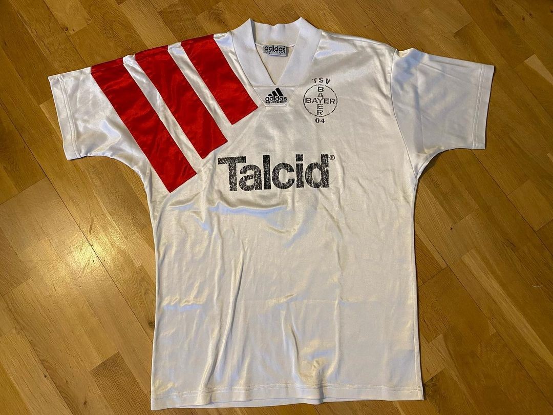 Bayer 04 Leverkusen 1993-94 European Away Kit