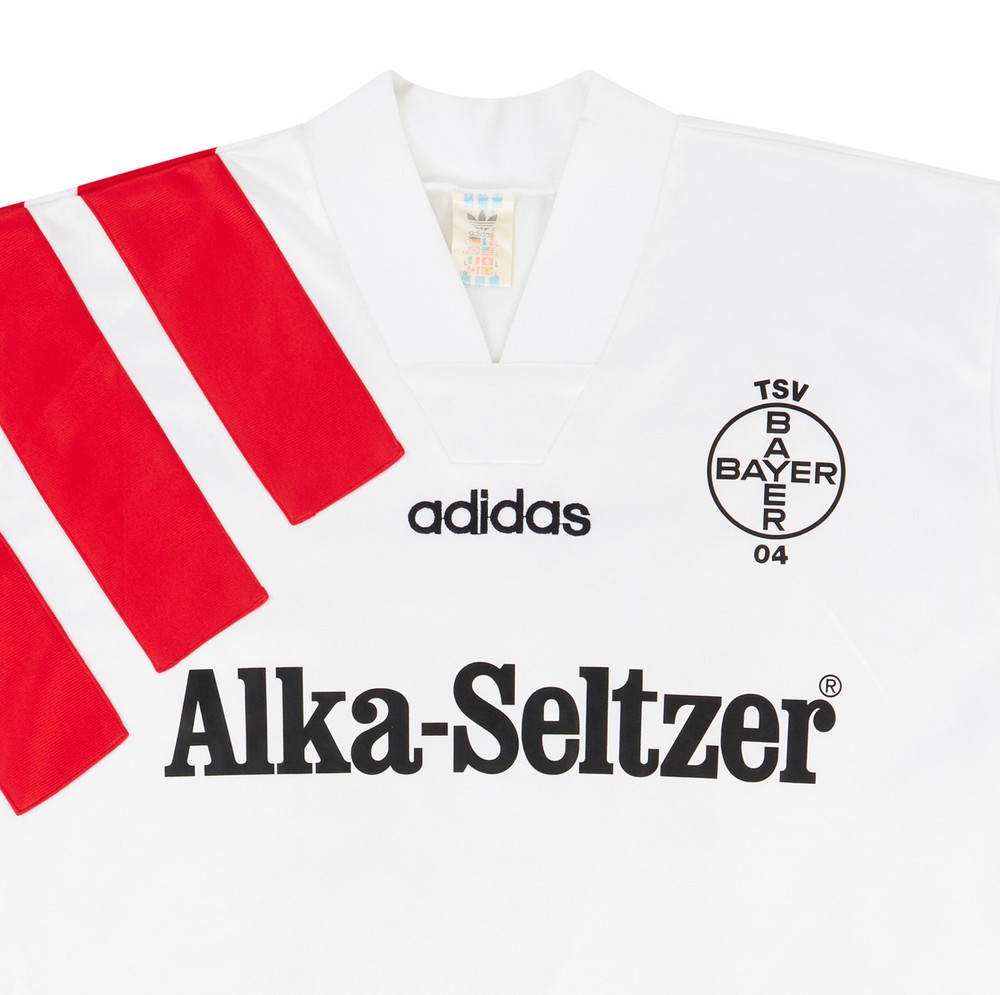 Bayer 04 Leverkusen 1995-96 Away Kit