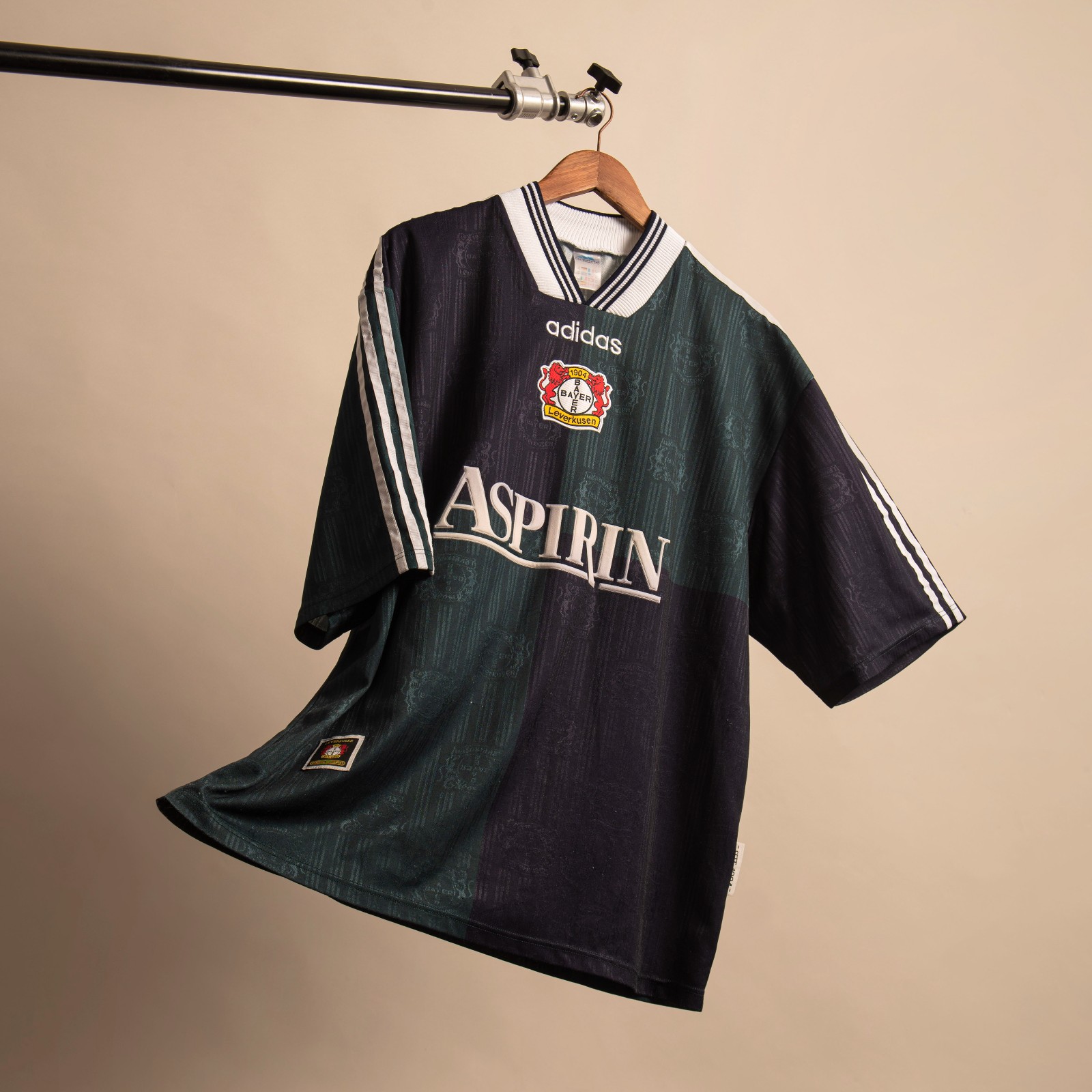 Bayer 04 Leverkusen 1998-99 Away Kit