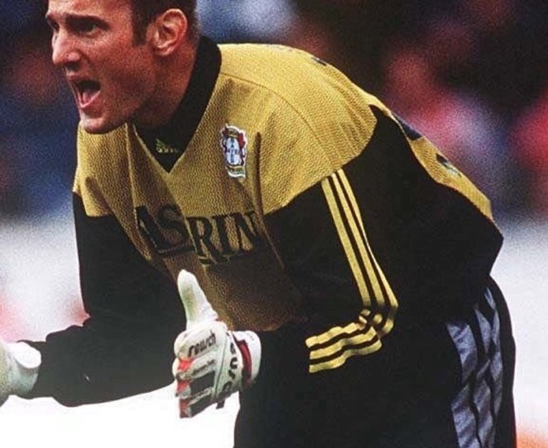 Bayer 04 Leverkusen 1998-99 GK 3 Kit