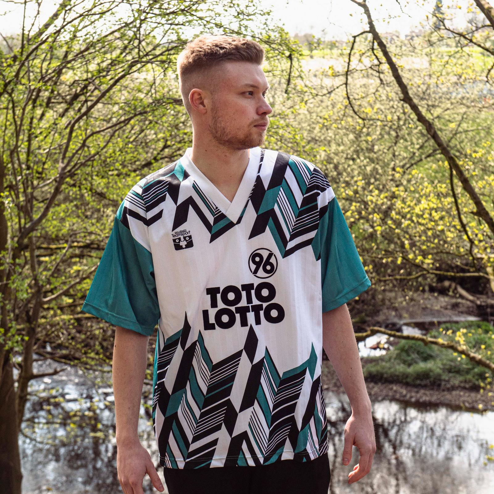 Hannover 96 1993-94 Away Kit