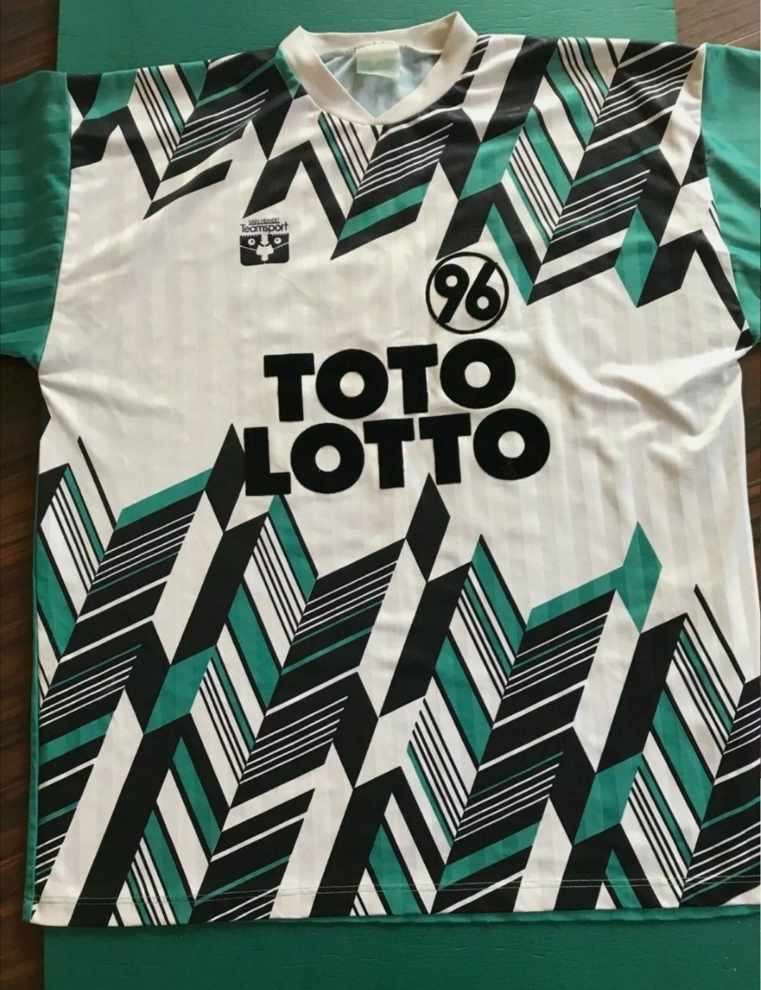 Hannover 96 1993-94 Away Kit