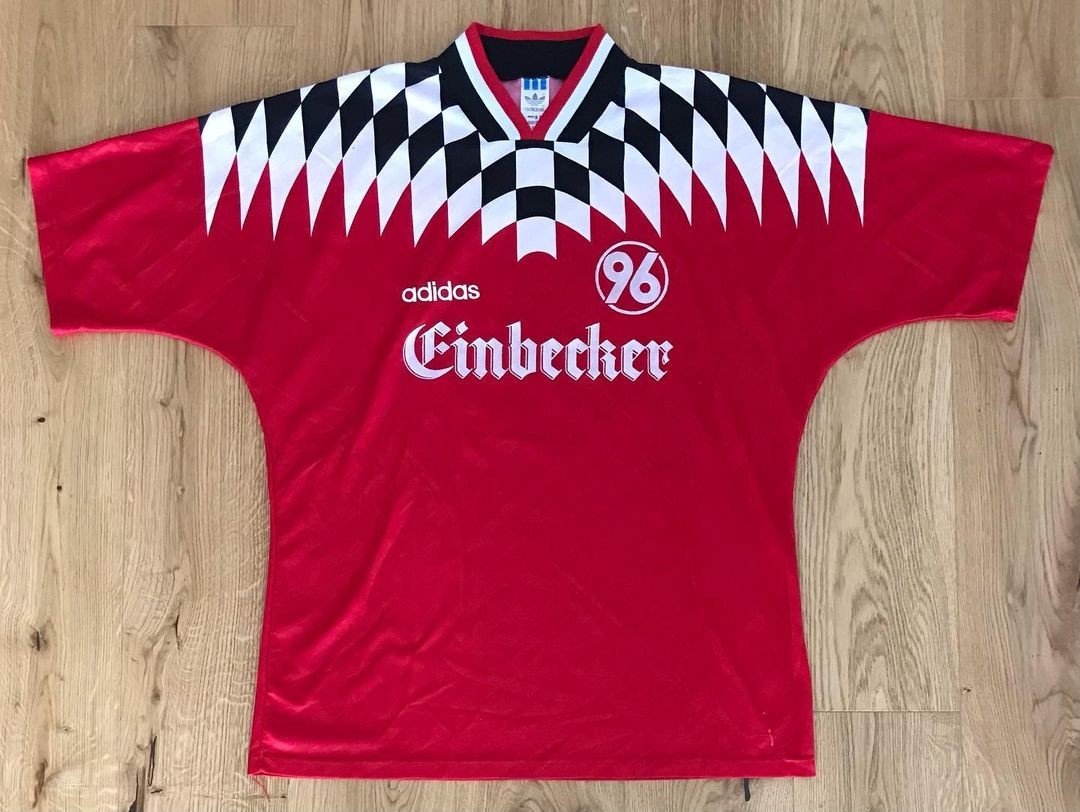 Hannover 96 1995-96 Home Kit