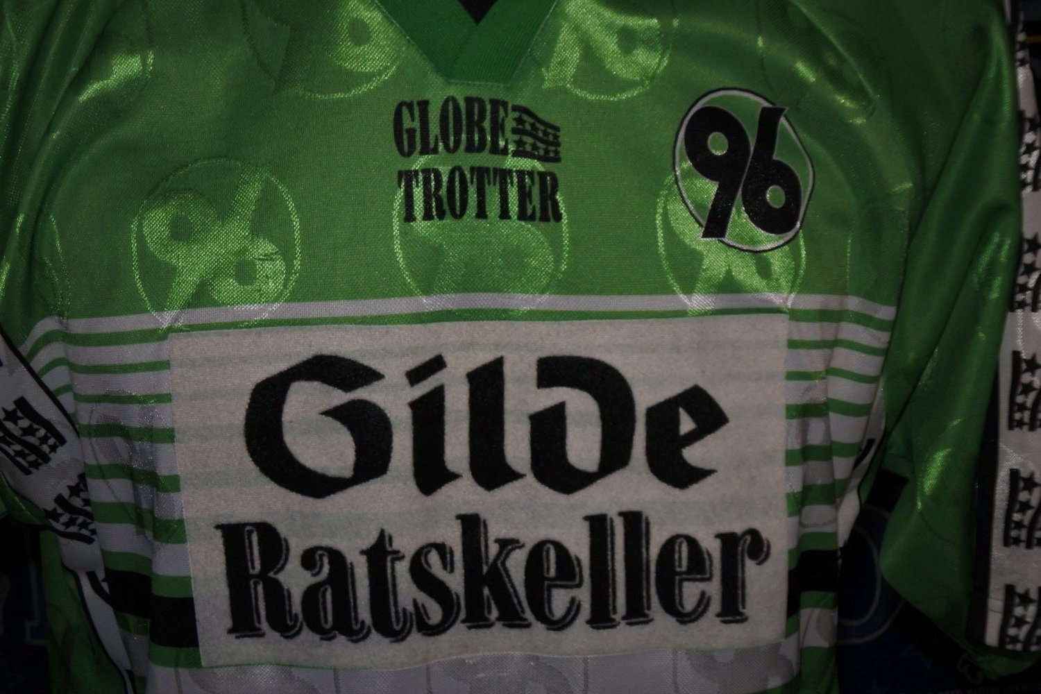 Hannover 96 2001-02 Away Kit