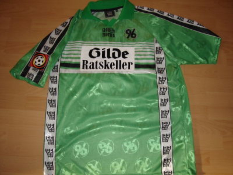 Hannover 96 2001-02 Away Kit