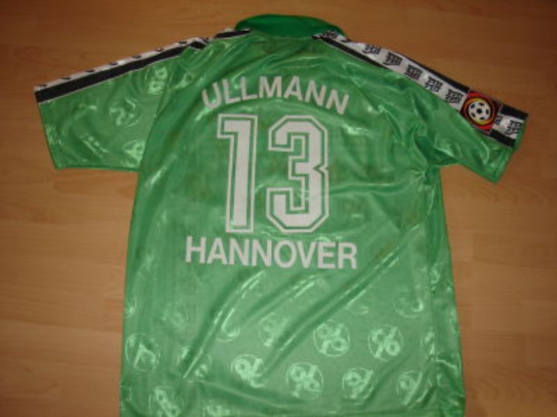 Hannover 96 2001-02 Away Kit