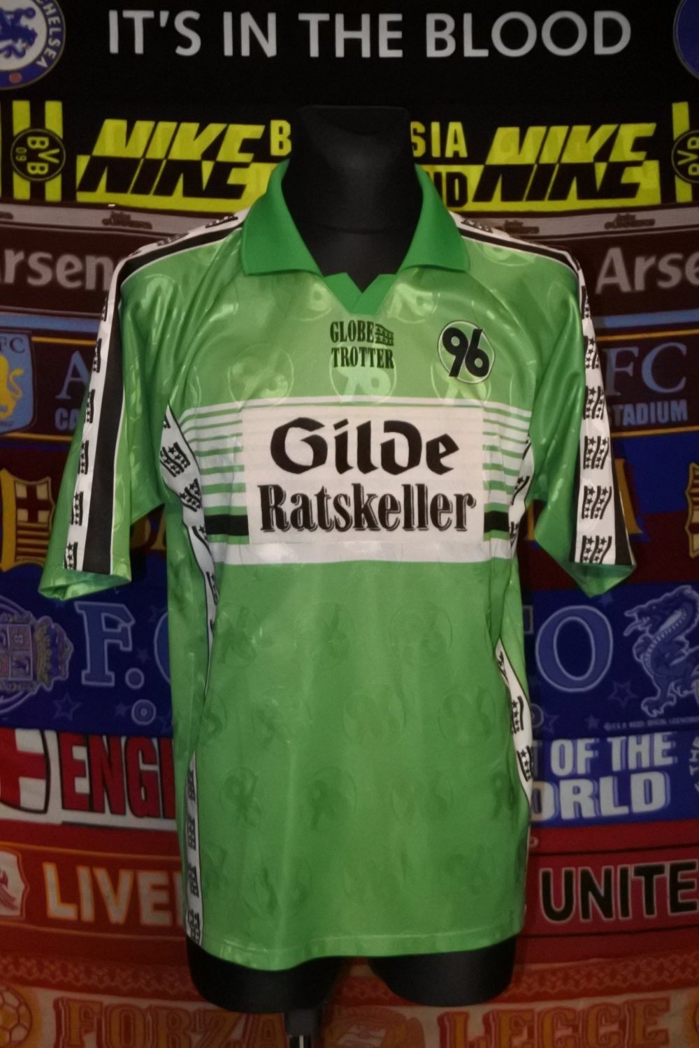 Hannover 96 2001-02 Away Kit