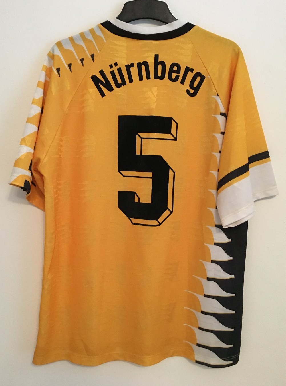 1. FC Nürnberg 1994-95 Away Kit