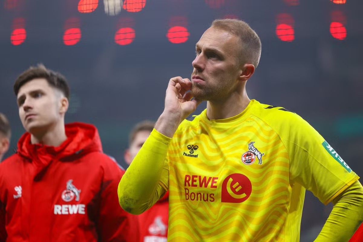 1. FC Köln 2024-25 GK 2 V2 Kit