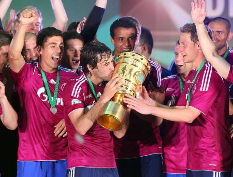 Schalke 04 2011-12 Third Kit