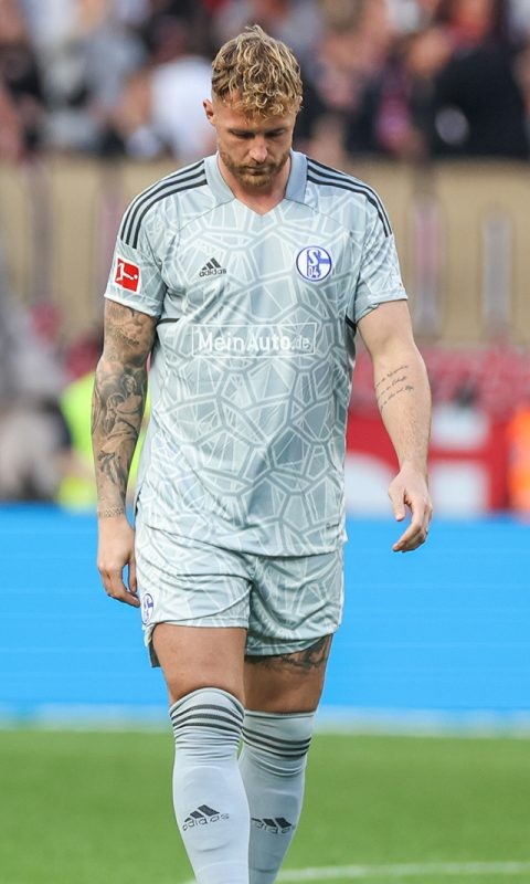 Schalke 04 2022-23 GK 3 Kit