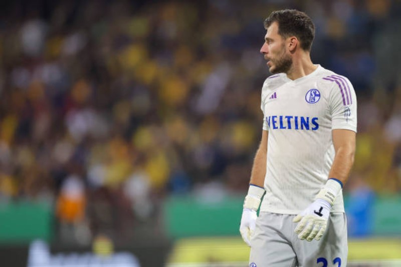 Schalke 04 2023-24 GK 2 Kit