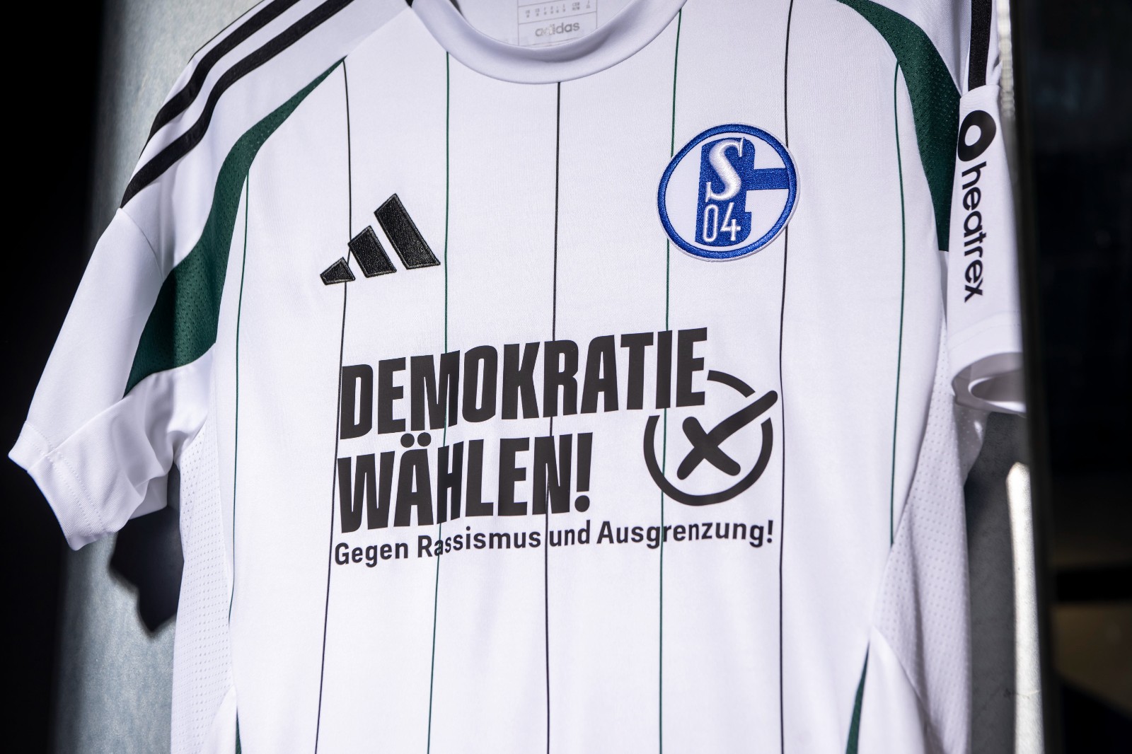 Schalke 04 2024-25 Away V2 Kit