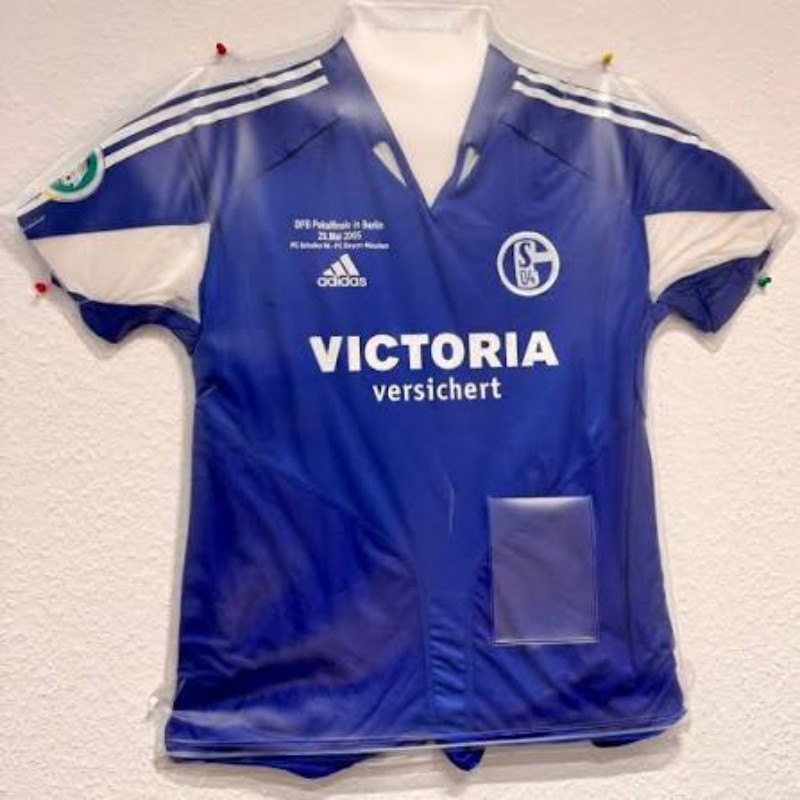 Schalke 04 2004-05 DFB-Pokal Final Kit