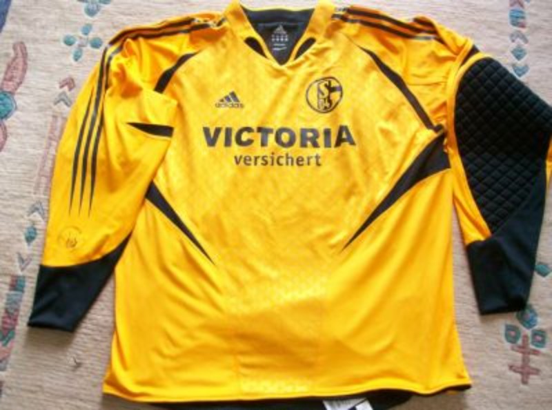 Schalke 04 2004-05 GK 1 Kit