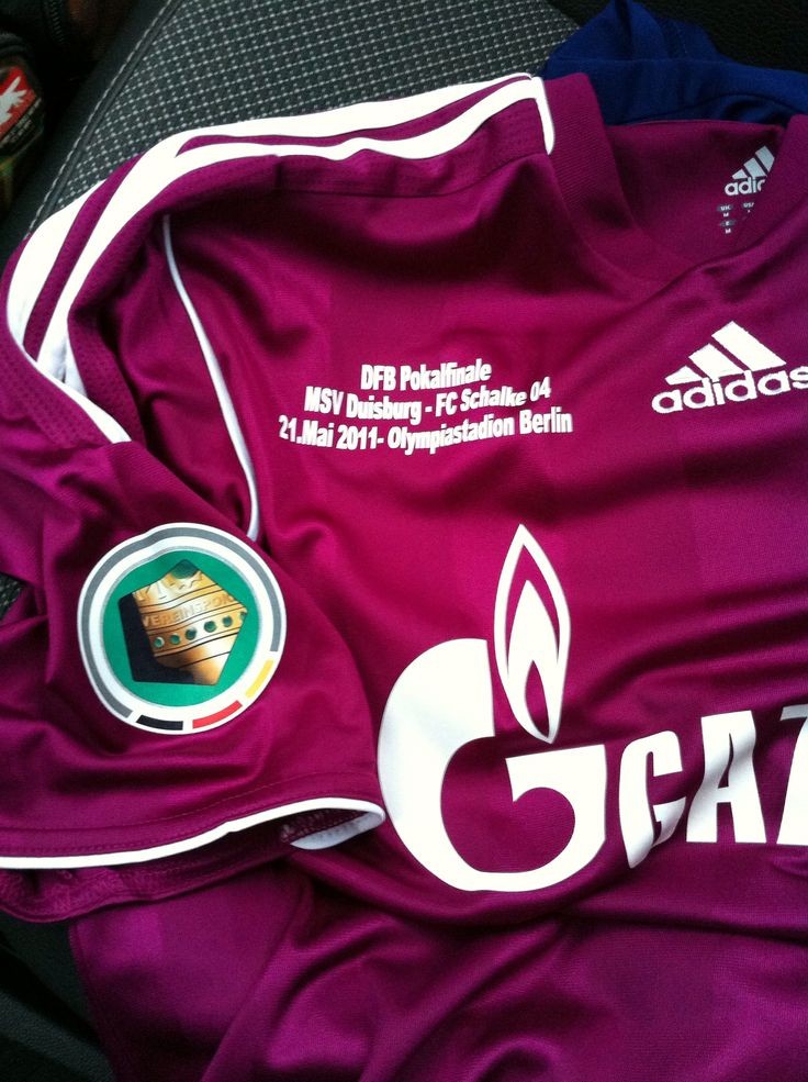 Schalke 04 2010-11 DFB-Pokal Final Kit