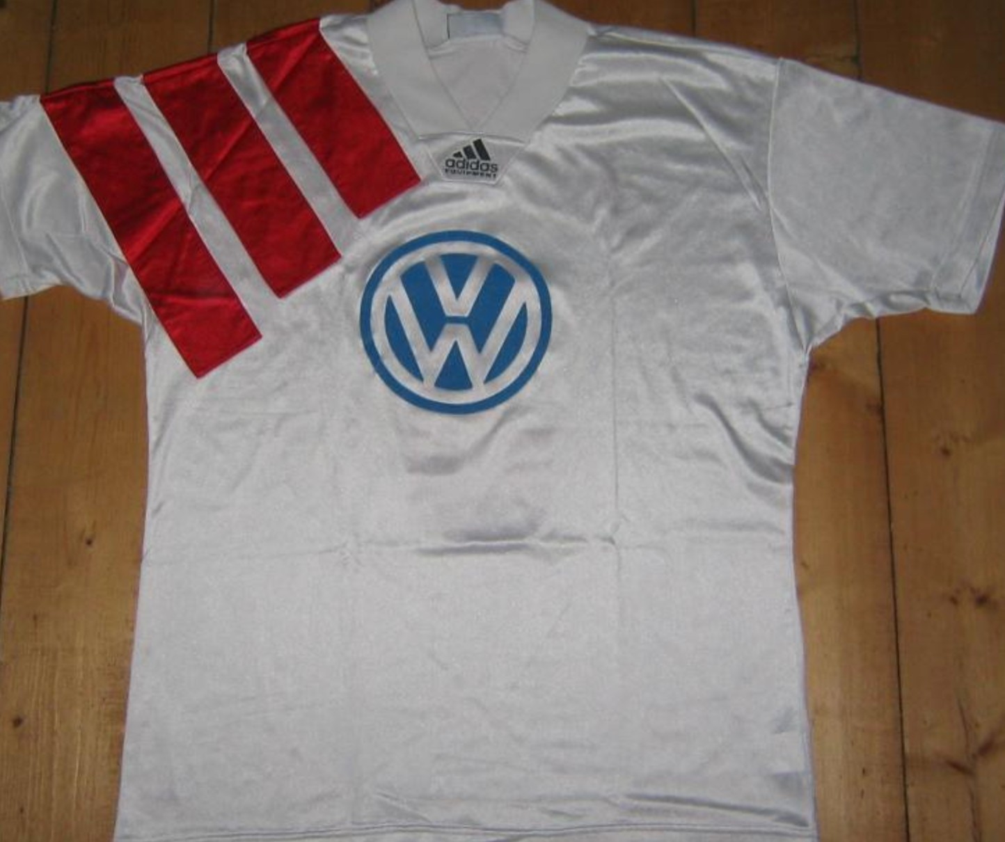 VfL Wolfsburg 1992-93 Away Kit