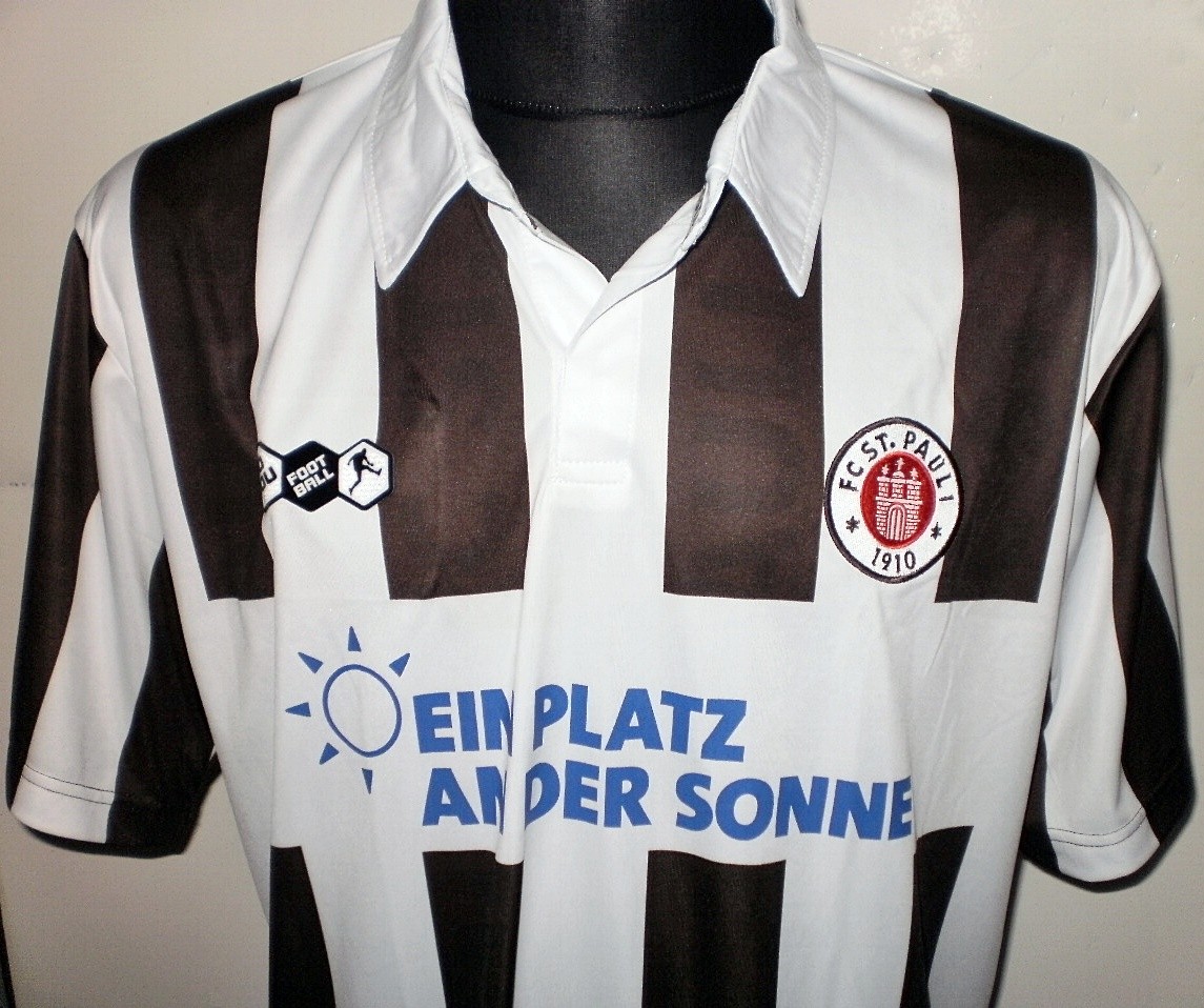 FC St. Pauli 2011-12 Home Kit