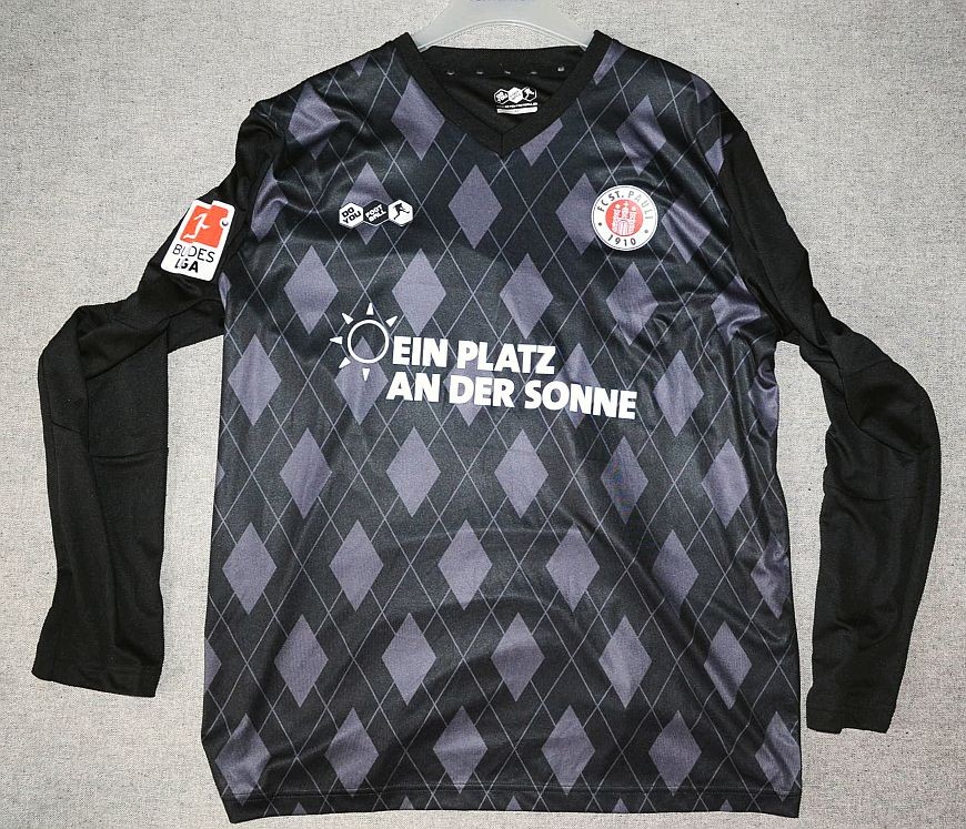 FC St. Pauli 2011-12 GK Kit