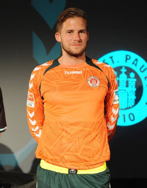 FC St. Pauli 2014-15 GK Away Kit