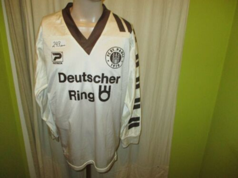FC St. Pauli 1992-93 Home Kit