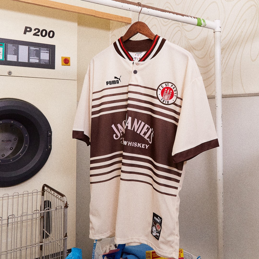 FC St. Pauli 1998-99 Home Kit