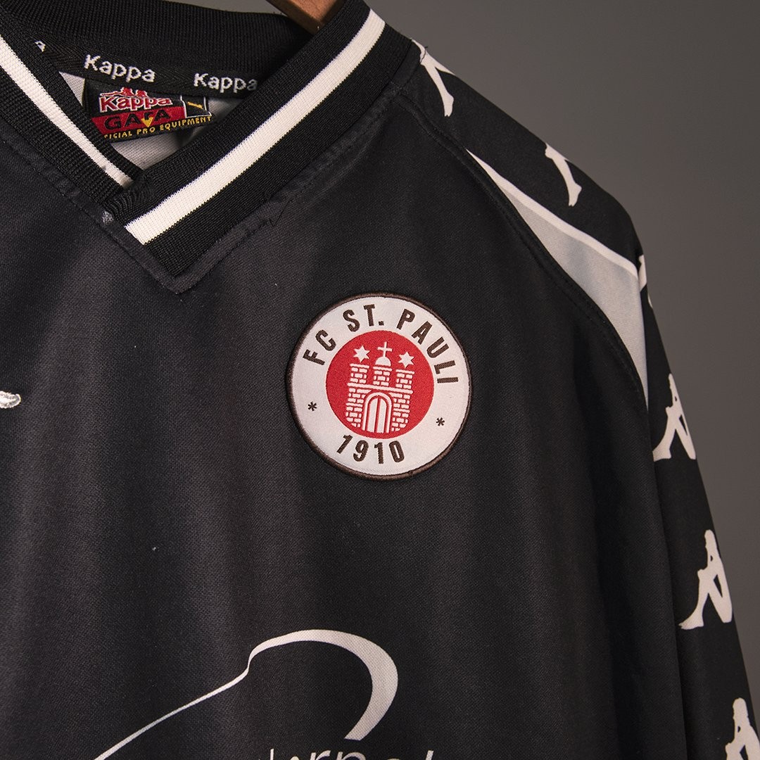 FC St. Pauli 2000-01 Away Kit