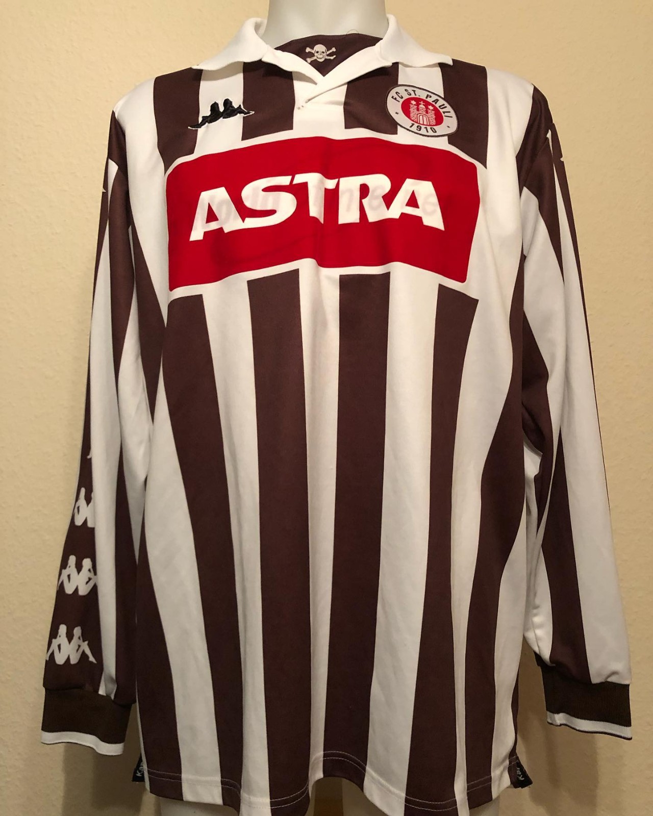 FC St. Pauli 2000-01 Home 2 Kit