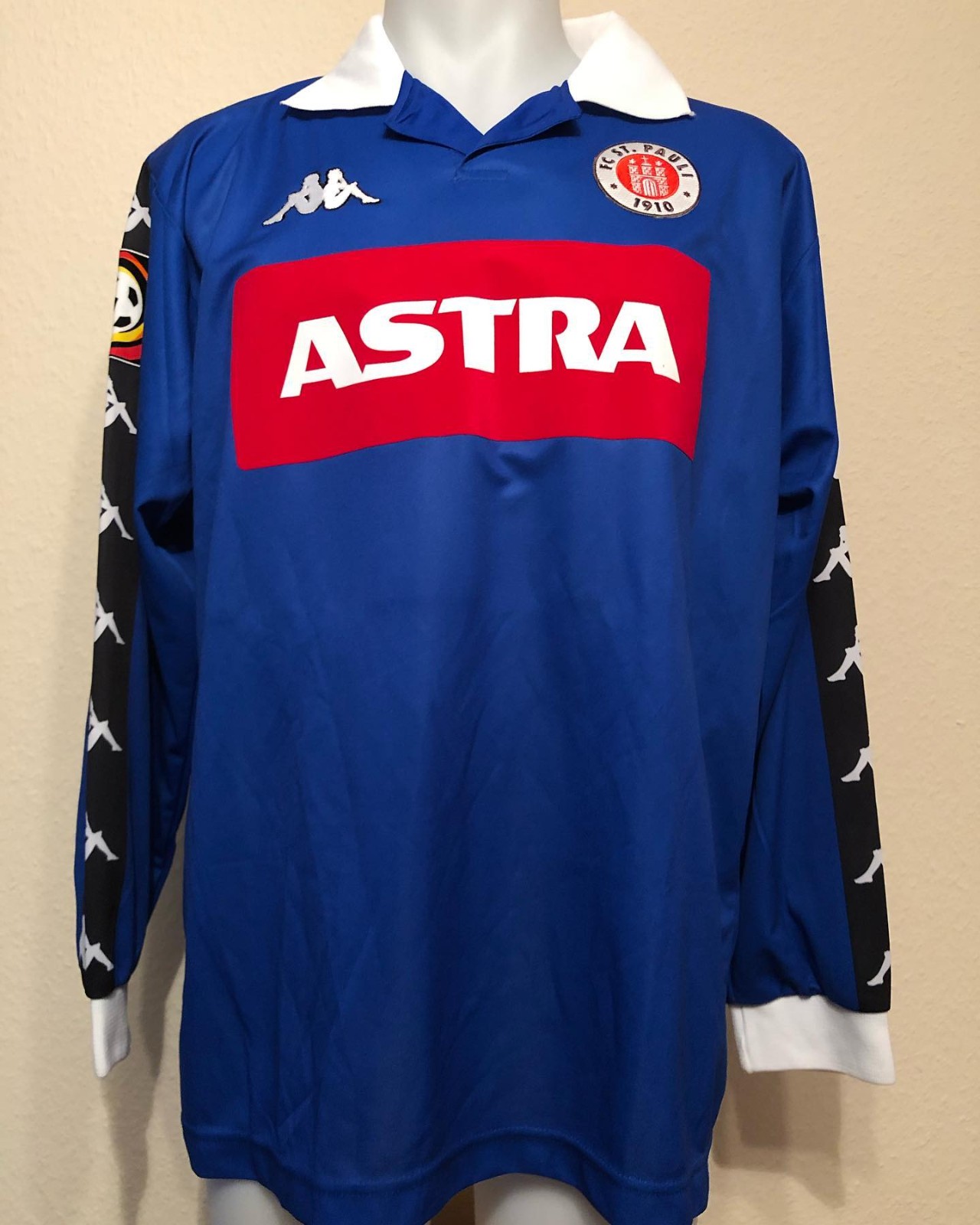 FC St. Pauli 2000-01 GK 2 Kit