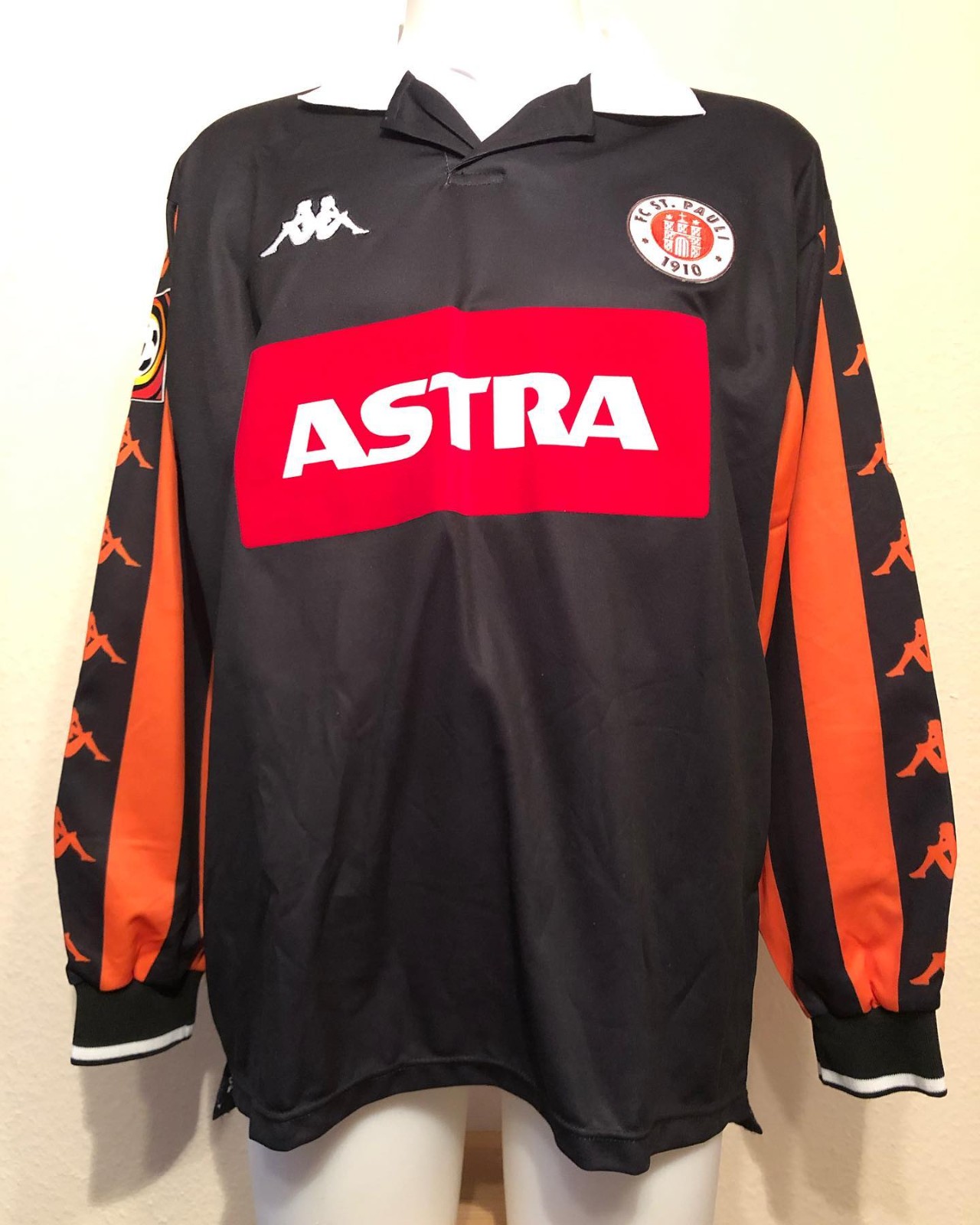 FC St. Pauli 2000-01 GK 4 Kit