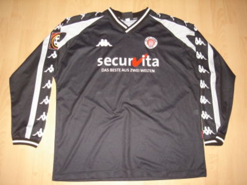 FC St. Pauli 2001-02 Away Kit