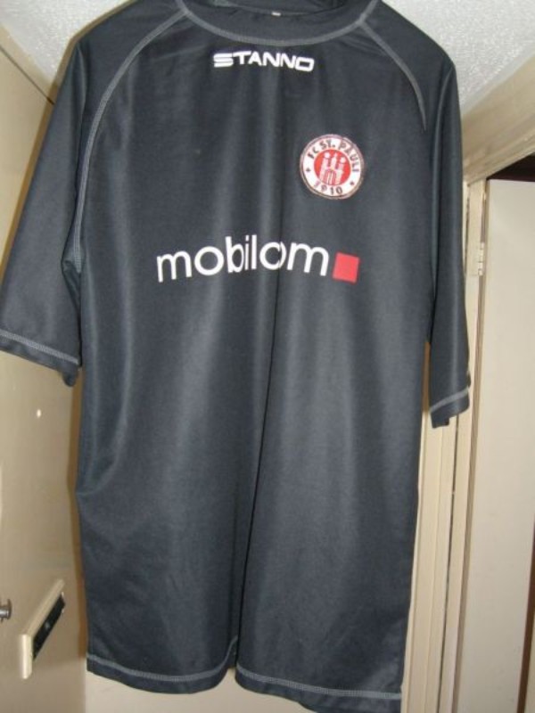 FC St. Pauli 2003-04 Away Kit