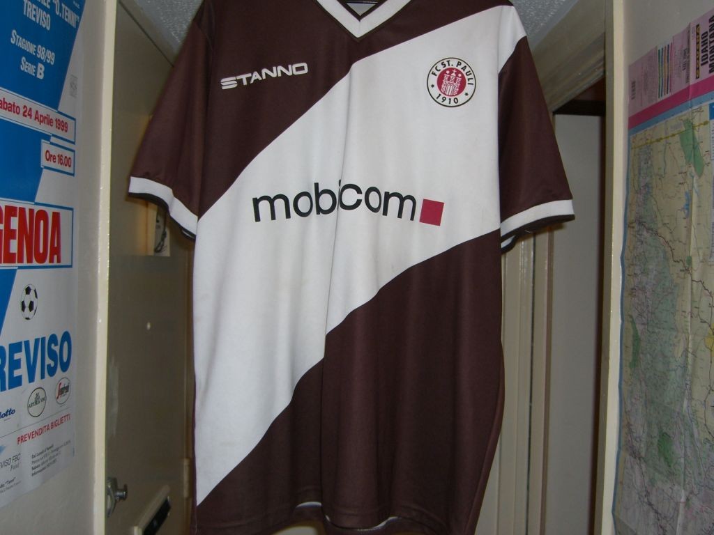 FC St. Pauli 2004-05 Home Kit