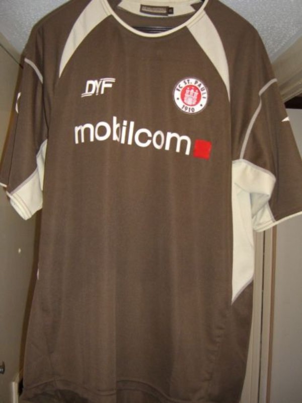 FC St. Pauli 2005-06 Away Kit
