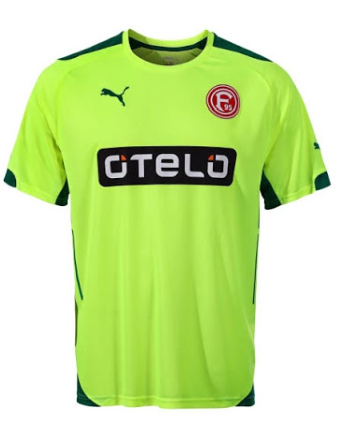 Fortuna Düsseldorf 2014-15 Third Kit