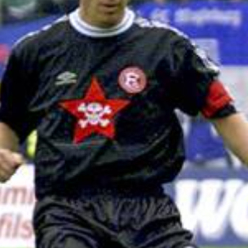 Fortuna Düsseldorf 2001-02 Away Kit