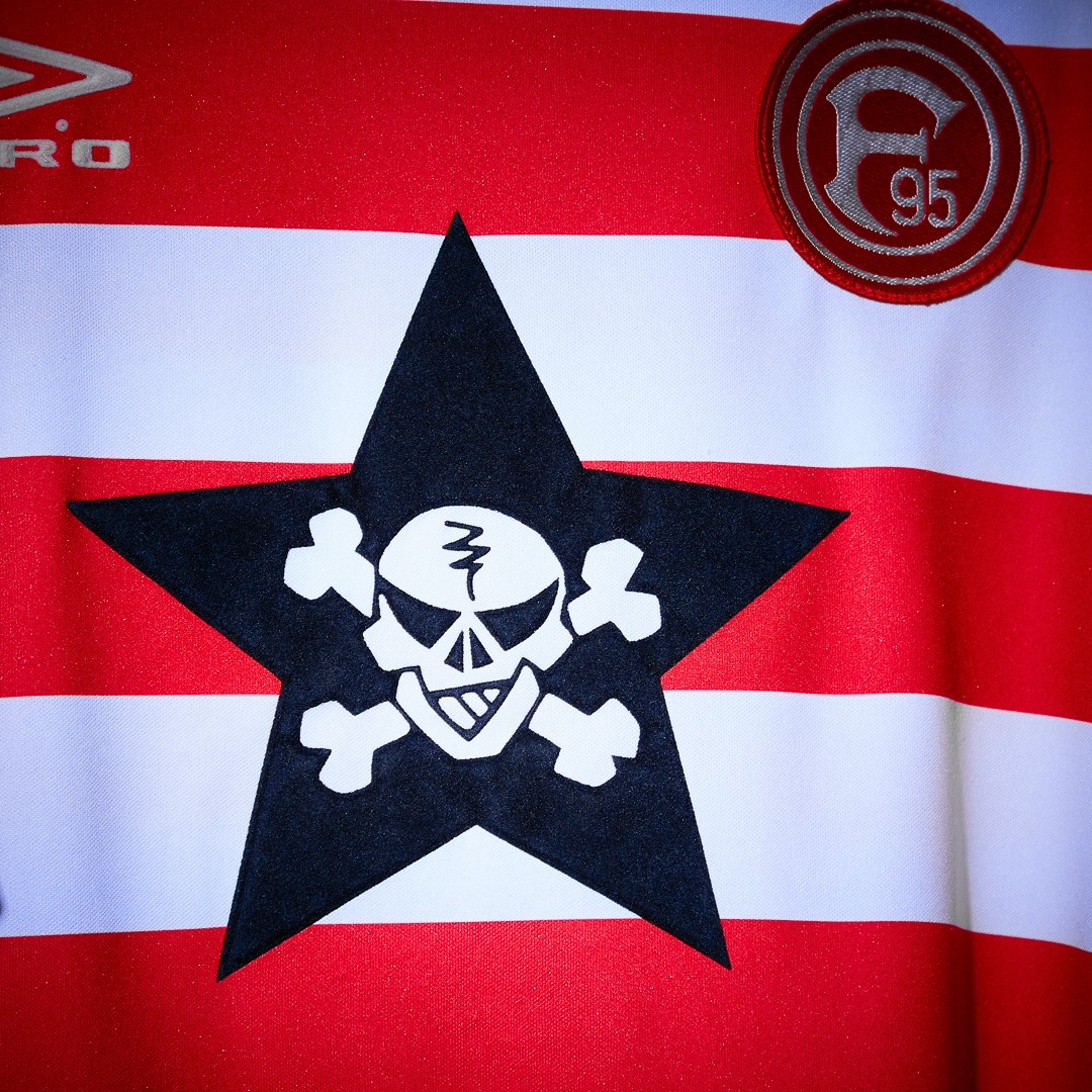 Fortuna Düsseldorf 2001-02 Home 2 Kit